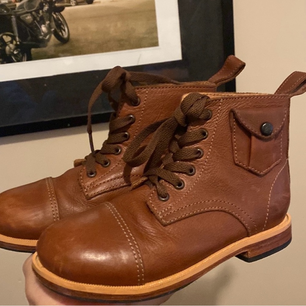 Mikoleon leather boots